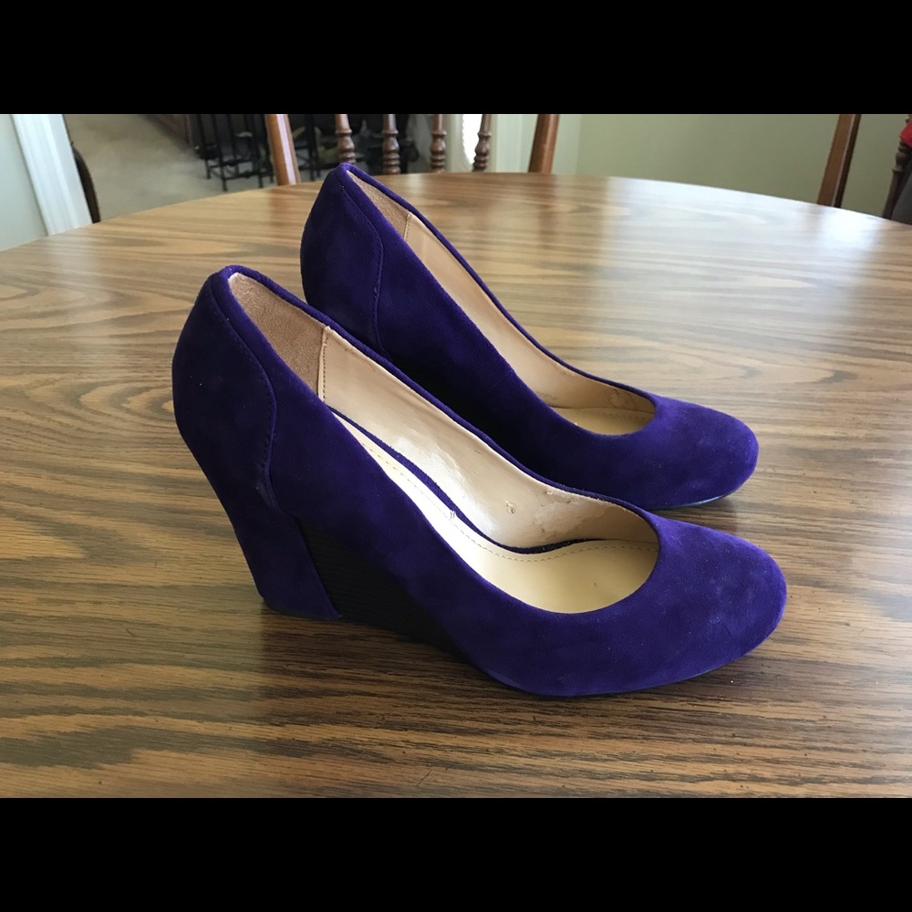 Report Purple Wedges